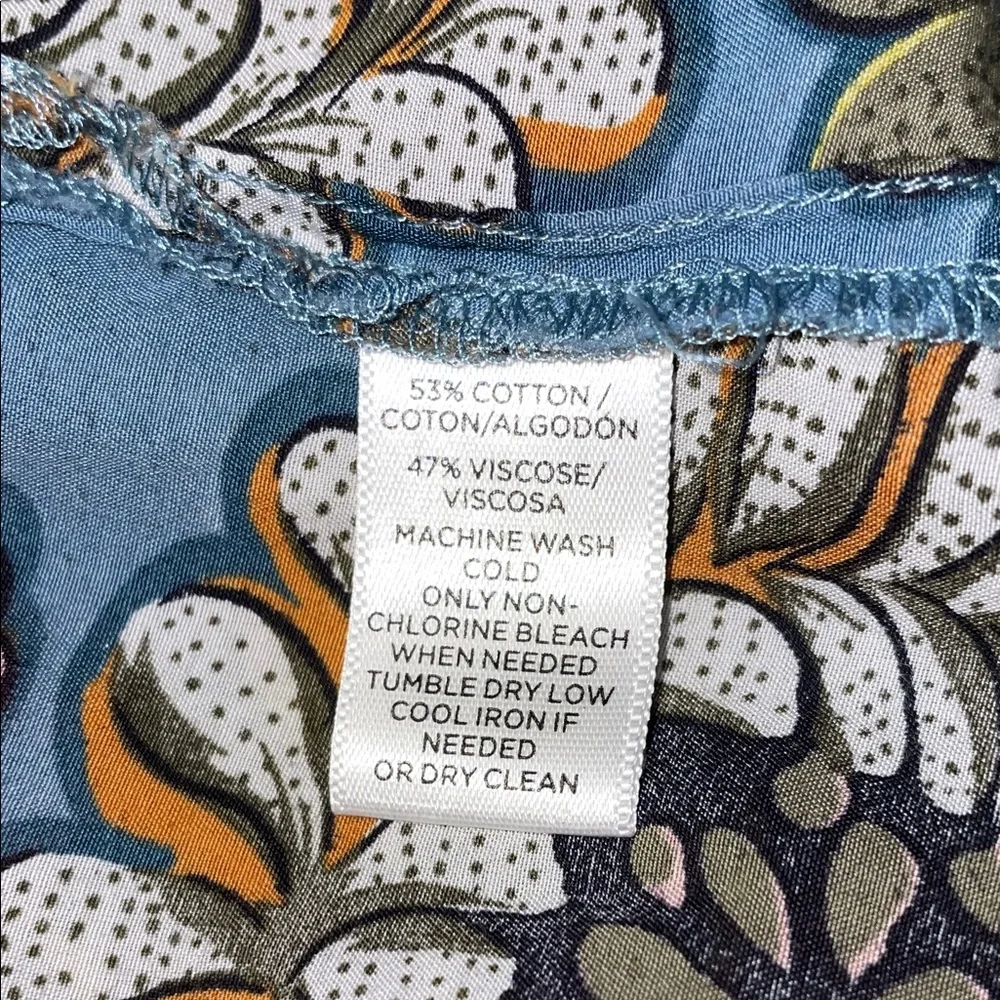 Ann Taylor Women's Top, size S, Split‎ Neck, Blue Floral, Softened Collection - Picture 9 of 14